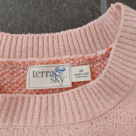 Pink sweater - Picture 2 of 2